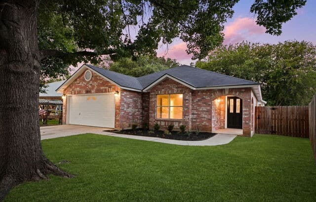 3-bedroom rental at 11090 Kimes Park Dr in San Antonio, TX — photo 1