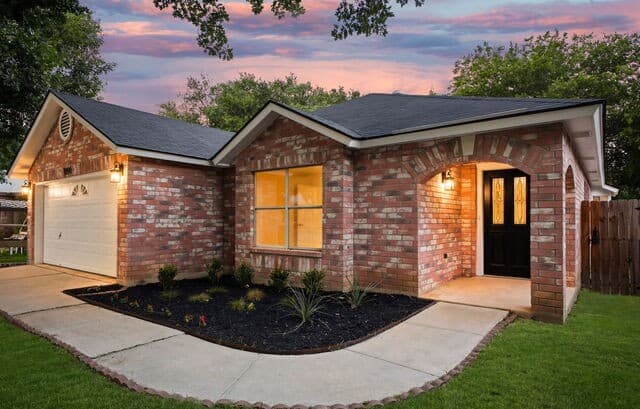 3-bedroom rental at 11090 Kimes Park Dr in San Antonio, TX — photo 2
