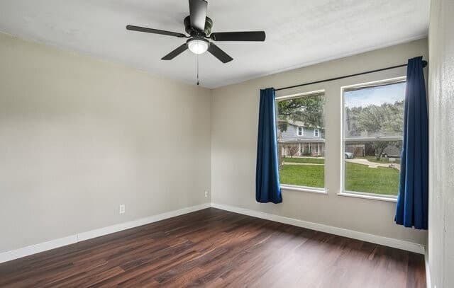 4-bedroom rental at 11935 Briarpath St in San Antonio, TX — photo 3
