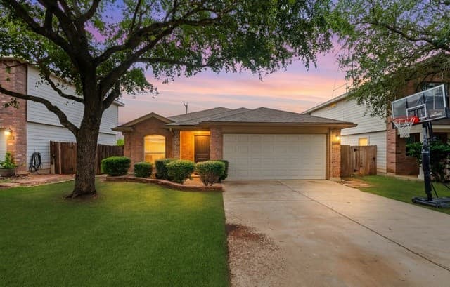 3-bedroom rental at 9428 Velvet Spring in San Antonio, TX — photo 1