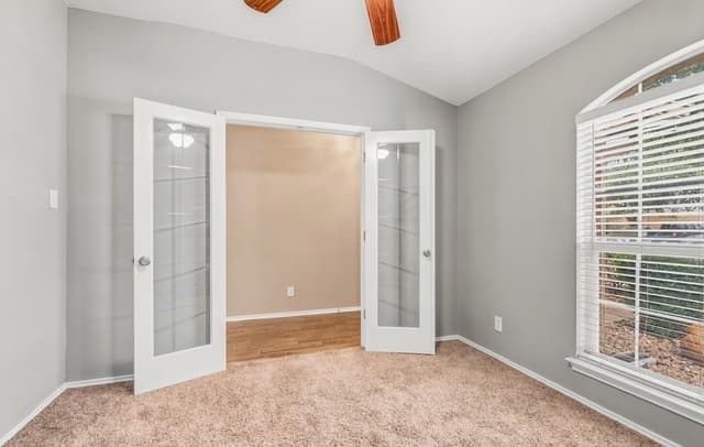 3-bedroom rental at 9428 Velvet Spring in San Antonio, TX — photo 2