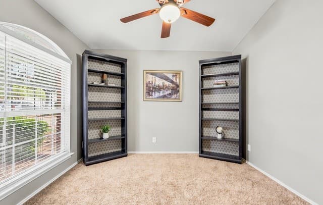 3-bedroom rental at 9428 Velvet Spring in San Antonio, TX — photo 4
