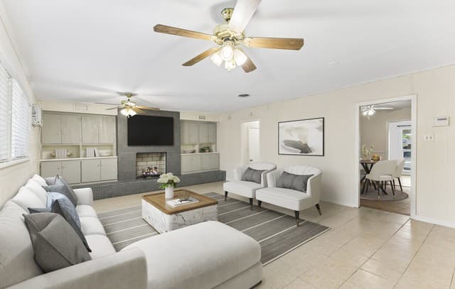 5-bedroom rental at 342 Maplewood Ln in San Antonio, TX — photo 1