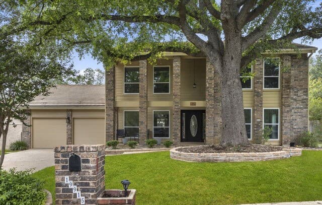 4-bedroom rental at 19915 Encino Ridge St in San Antonio, TX — photo 2
