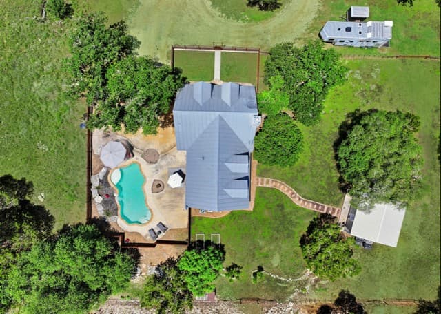 4-bedroom rental at 125 River Bluff Dr in Boerne, TX — photo 1