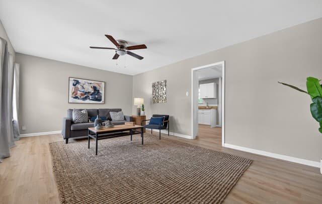 3-bedroom rental at 214 Winn Ave in Universal City, TX — photo 3