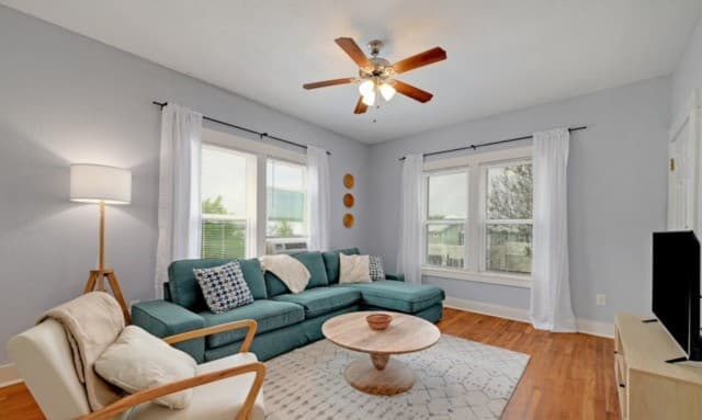 1-bedroom rental at 240 Claremont in San Antonio, TX — photo 4