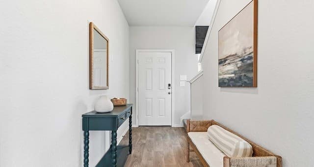 5-bedroom rental at 5922 Granite Quarry in San Antonio, TX — photo 2