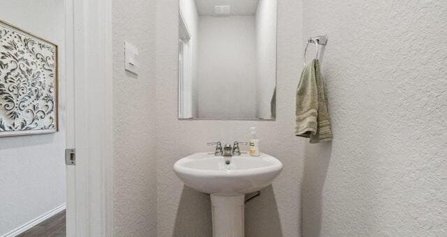 4-bedroom rental at 5926 Granite Quarry in San Antonio, TX — photo 3