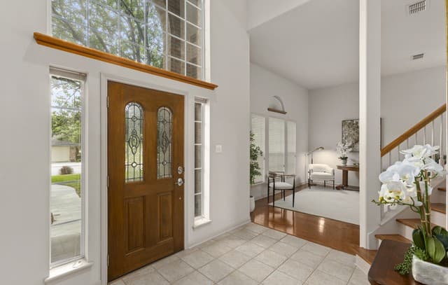 4-bedroom rental at 1319 Belclaire in San Antonio, TX — photo 3