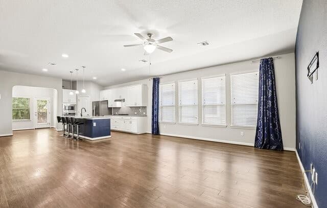 3-bedroom rental at 12515 Wesley Crk in San Antonio, TX — photo 5