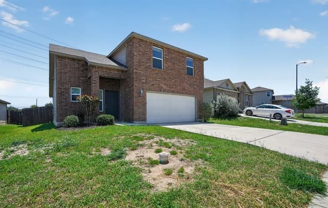 3-bedroom rental at 9612 Sandy Ridge Way in San Antonio, TX — photo 3