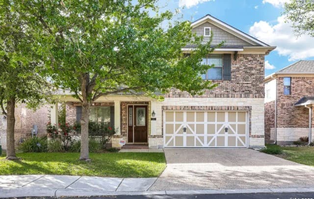 5-bedroom rental at 2911 Zurich in San Antonio, TX — photo 1