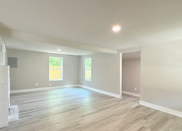 3-bedroom rental at 312 Avondale Ave. in San Antonio, TX — photo 3