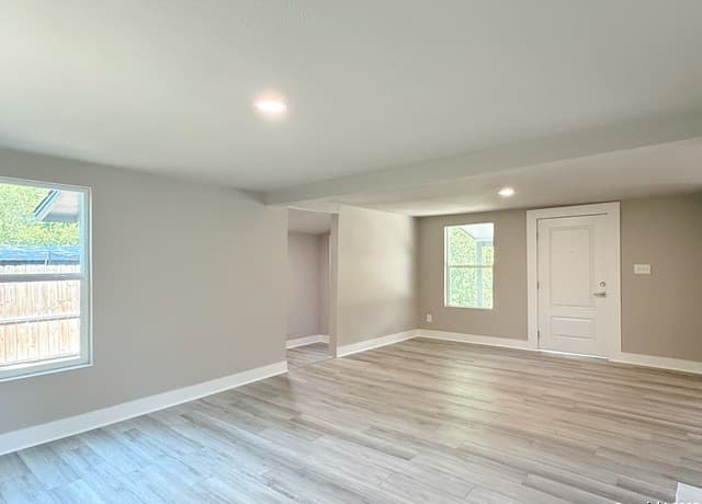 3-bedroom rental at 312 Avondale Ave. in San Antonio, TX — photo 4