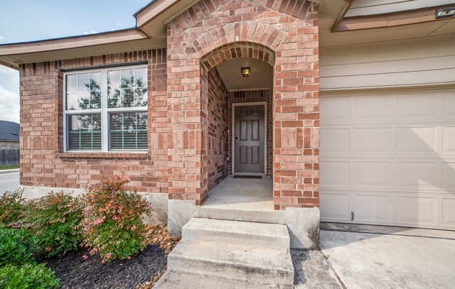 4-bedroom rental at 10518 Rhyder in San Antonio, TX — photo 4
