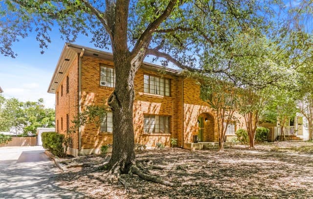 2-bedroom rental at 235 Natalen Unit 1 in San Antonio, TX — photo 2