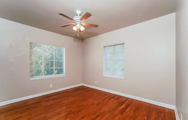 2-bedroom rental at 235 Natalen Unit 1 in San Antonio, TX — photo 4