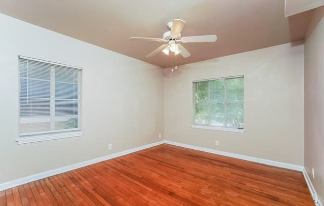 2-bedroom rental at 235 Natalen Unit 1 in San Antonio, TX — photo 5