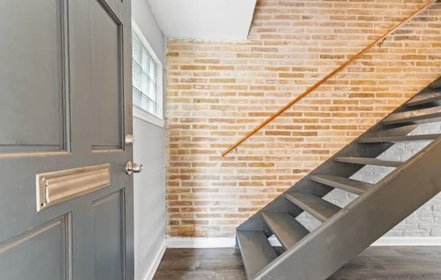 2-bedroom rental at 408 Ira Unit 9 in San Antonio, TX — photo 1
