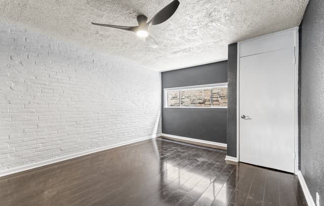 2-bedroom rental at 408 Ira Unit 9 in San Antonio, TX — photo 4