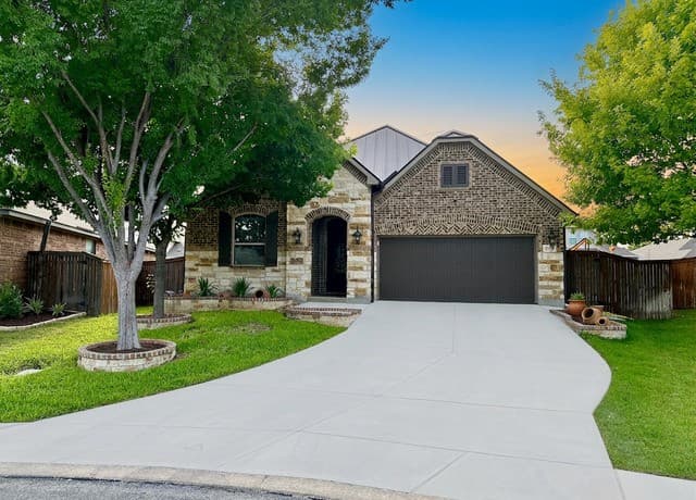 4-bedroom rental at 12319 Garrett Crk in San Antonio, TX — photo 1