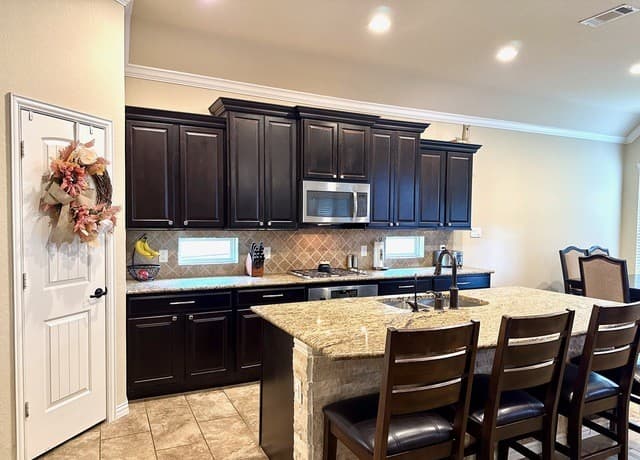 4-bedroom rental at 12319 Garrett Crk in San Antonio, TX — photo 2