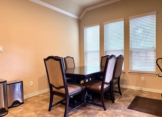 4-bedroom rental at 12319 Garrett Crk in San Antonio, TX — photo 5