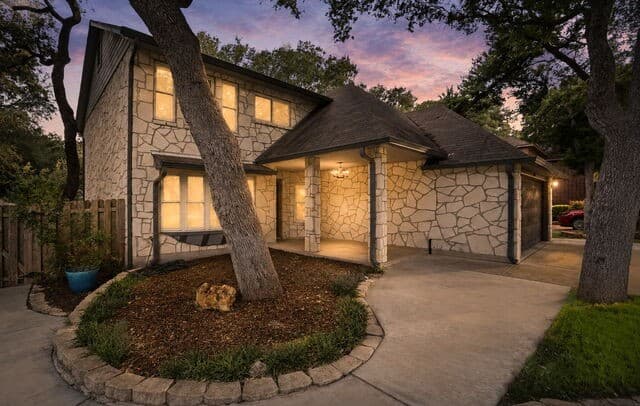 4-bedroom rental at 3318 Carnaby Creek Dr in San Antonio, TX — photo 3