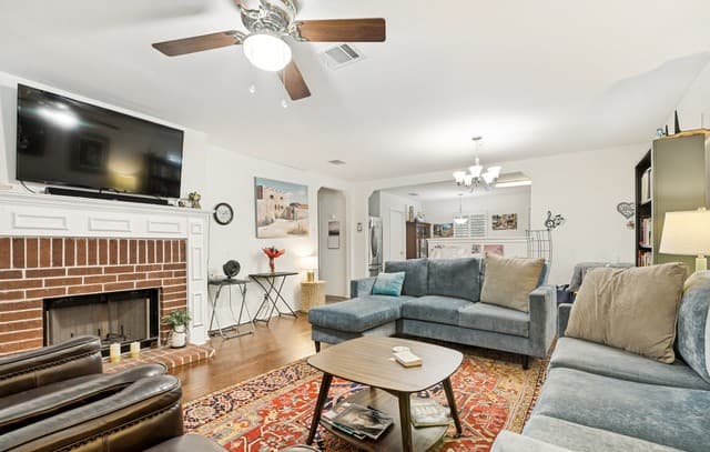 3-bedroom rental at 7214 Carriage Mist in San Antonio, TX — photo 4