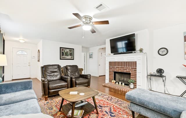 3-bedroom rental at 7214 Carriage Mist in San Antonio, TX — photo 5