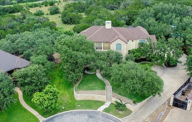 4-bedroom rental at 1935 Cambria in San Antonio, TX — photo 2