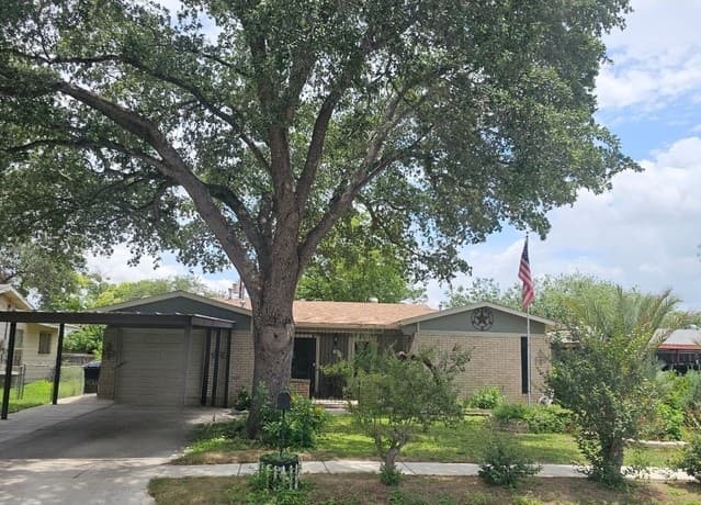 3-bedroom rental at 9110 Trident St in San Antonio, TX — photo 4