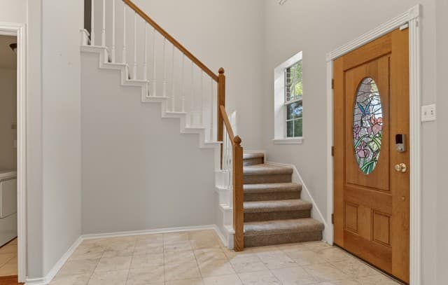5-bedroom rental at 946 Riverstone Dr in San Antonio, TX — photo 2