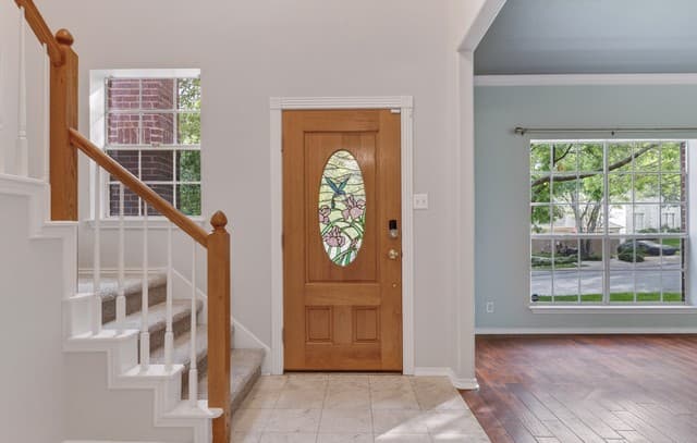 5-bedroom rental at 946 Riverstone Dr in San Antonio, TX — photo 3