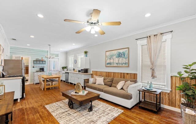 2-bedroom rental at 103 Saint Charles in San Antonio, TX — photo 1