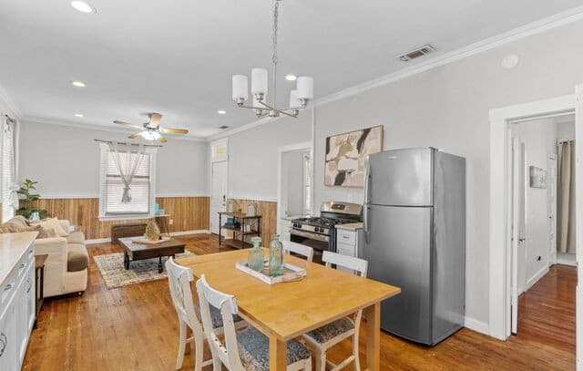 2-bedroom rental at 103 Saint Charles in San Antonio, TX — photo 4