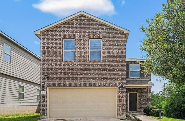 5-bedroom rental at 8410 Puente in San Antonio, TX — photo 2