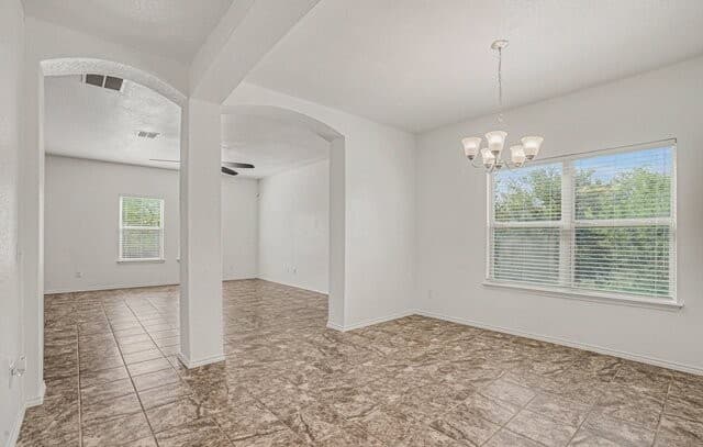5-bedroom rental at 8410 Puente in San Antonio, TX — photo 5