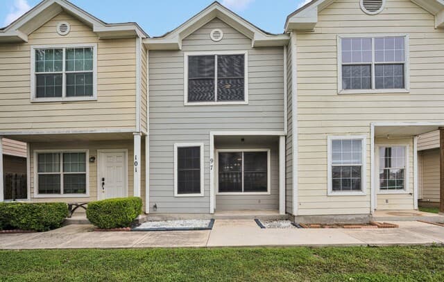 2-bedroom rental at 97 Autumn Pass in San Antonio, TX — photo 1