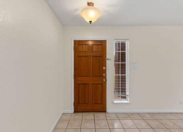 3-bedroom rental at 7307 Belmont Pl in San Antonio, TX — photo 3