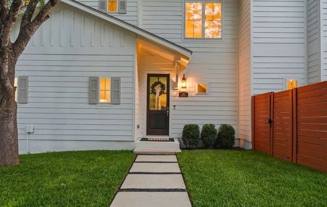 4-bedroom rental at 301 Ogden Ln in Alamo Heights, TX — photo 3
