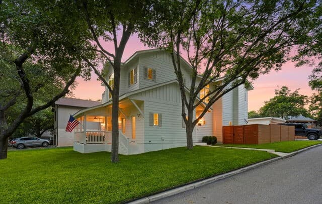 4-bedroom rental at 301 Ogden Ln in Alamo Heights, TX — photo 4
