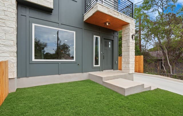 3-bedroom rental at 2111 Virginia Unit 102 in San Antonio, TX — photo 3