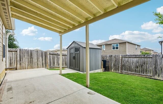 4-bedroom rental at 6640 Rosenthal Pass in San Antonio, TX — photo 4