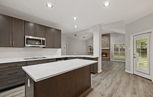 4-bedroom rental at 17314 Fountain Bluff Dr in San Antonio, TX — photo 4