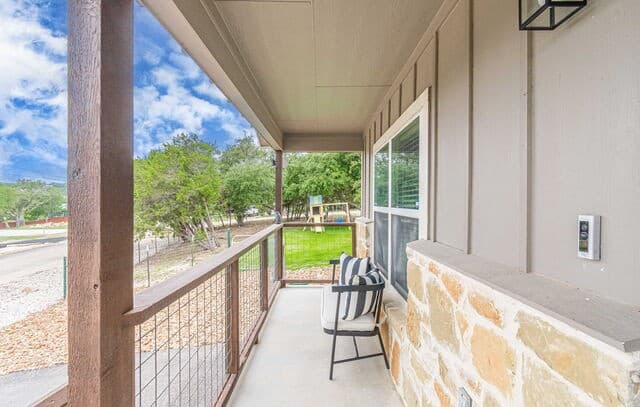 3-bedroom rental at 421 Smoking Rifle in Spring Branch, TX — photo 5