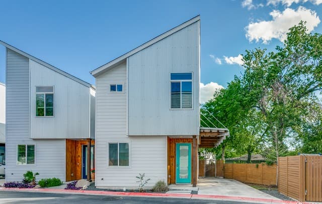 2-bedroom rental at 330 Clay Unit 24 in San Antonio, TX — photo 2