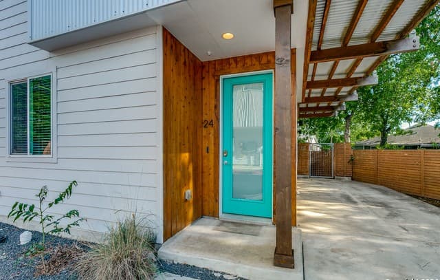2-bedroom rental at 330 Clay Unit 24 in San Antonio, TX — photo 4