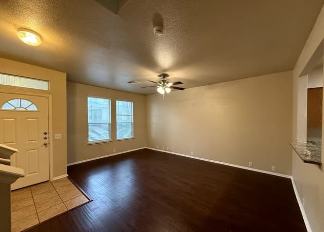 2-bedroom rental at 13516 Bristow Dawn in San Antonio, TX — photo 4